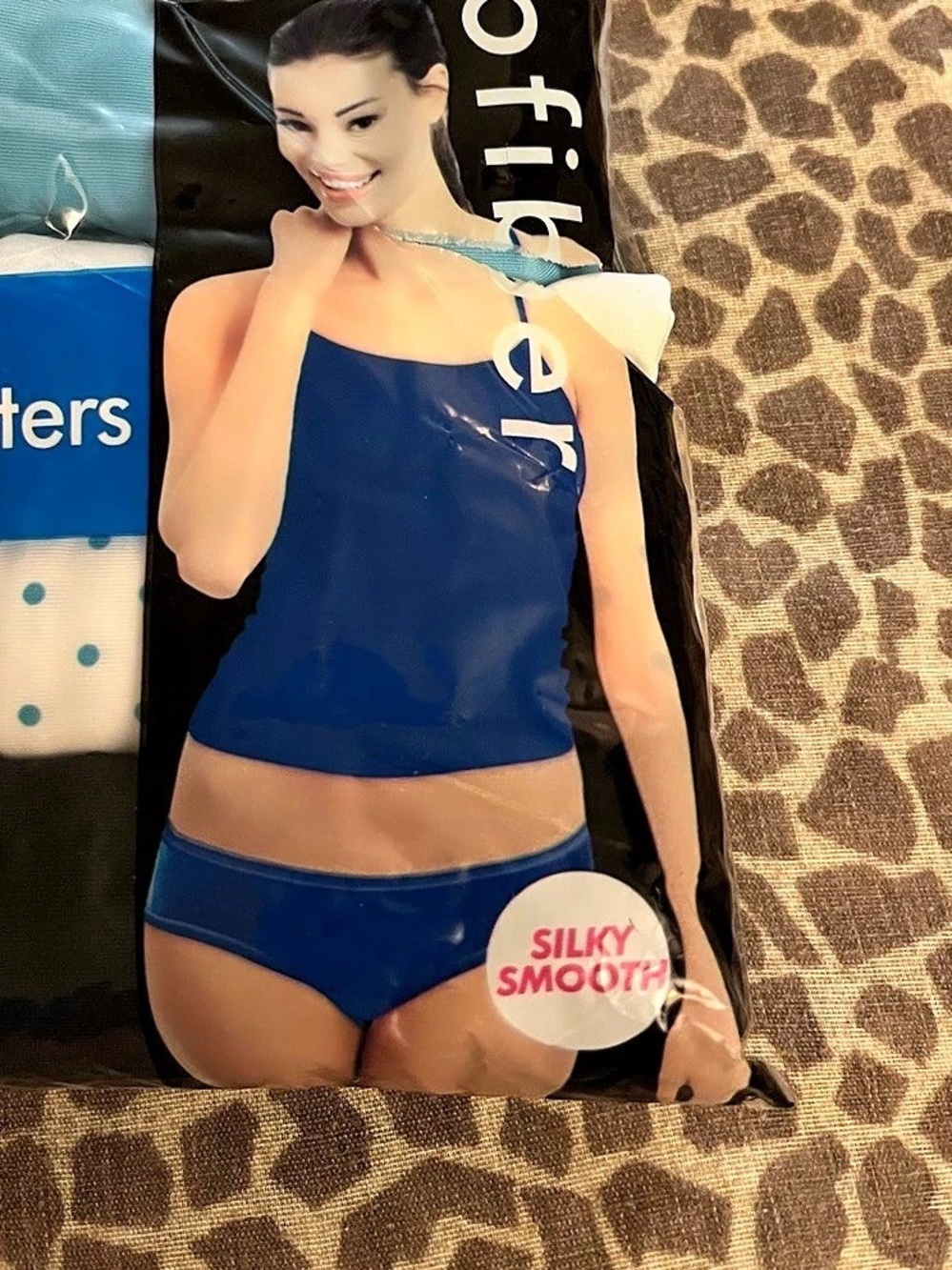 4 Pairs of Hanes Hipsters Microfiber - NWT - Size 2X